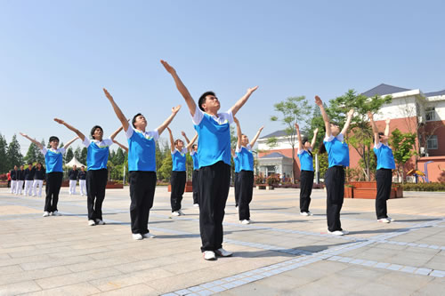 �Ϻ������y�T�S�����F�����޹�˾����T��-�Aͤ�2012���w������������ِ���ھ��׏V���w���x��ِ��ِ�F���DƬ