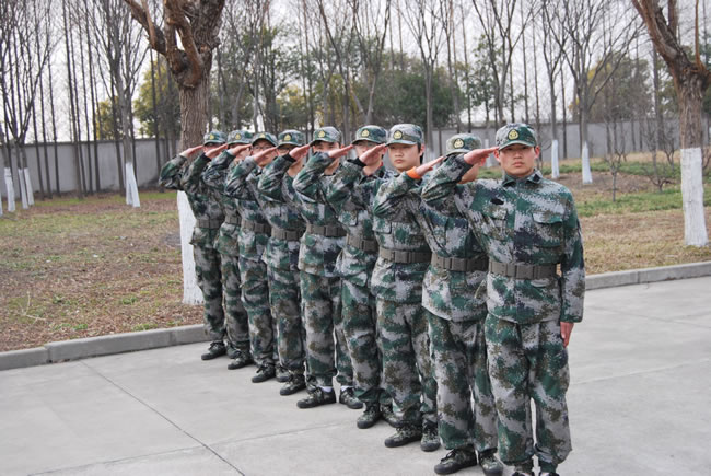 滬工軍訓圖(3)