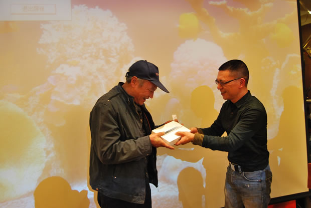 yTF(tun)L(zhng)ͳ(hu)(jing)@